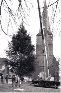 F32 Plaatsing kerstboom, 1989,